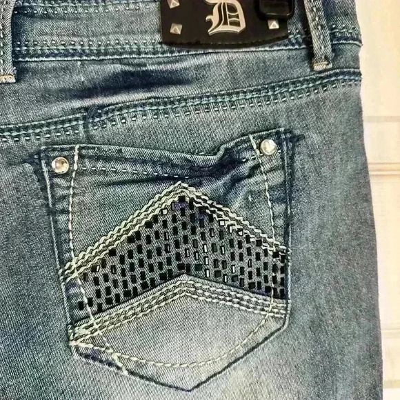 Dollhouse Jeans Distressed Ripped Bead & Crystal Embellished Light Wash size 11 - Picture 5 of 5